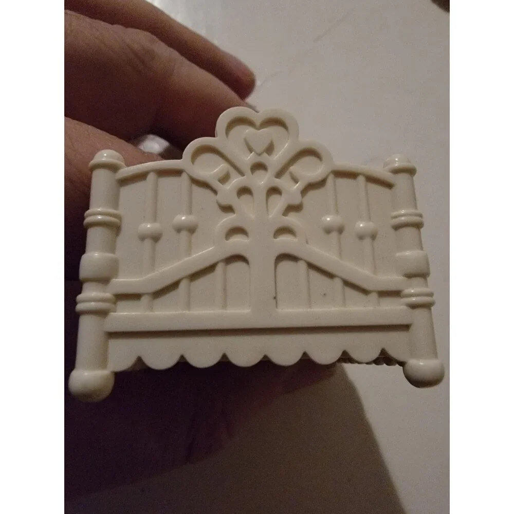 Fisher Price Precious Places Replacement Piece 80s Vintage Doll House Bed Pink